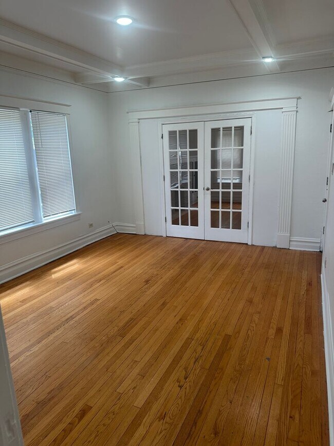 Building Photo - 2614 E 78th St