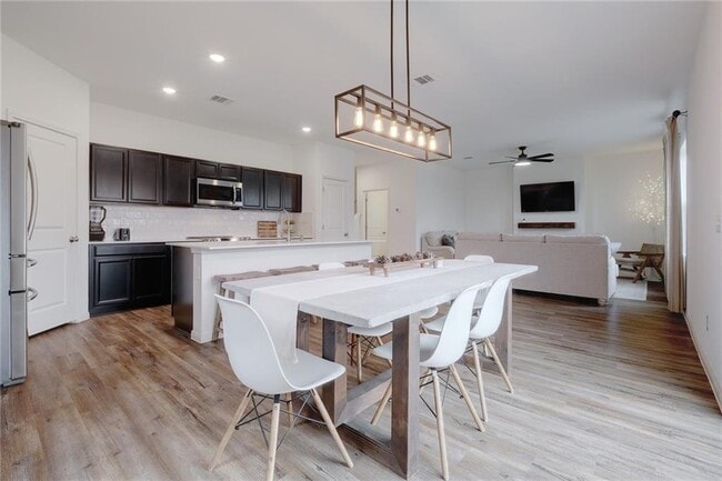 Building Photo - 910 Bunton Reserve Blvd