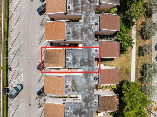 Building Photo - 9011 NE 4th Avenue Rd
