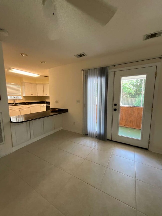 Building Photo - ALL Utilities Included