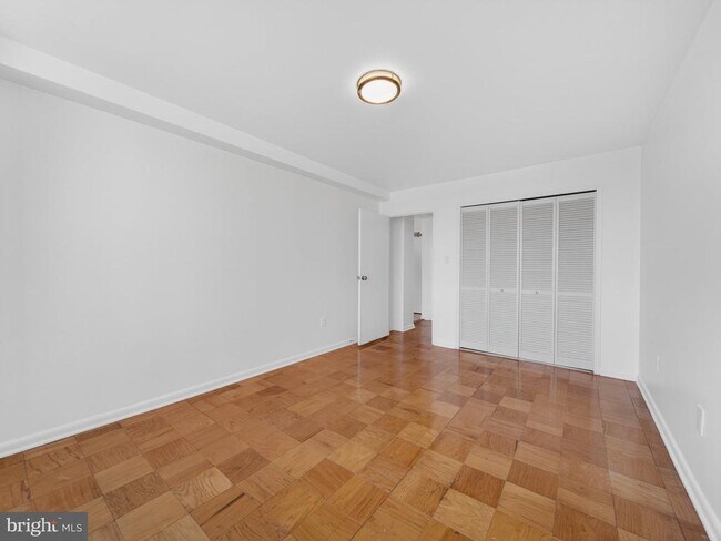 Building Photo - 6621 Wakefield Dr