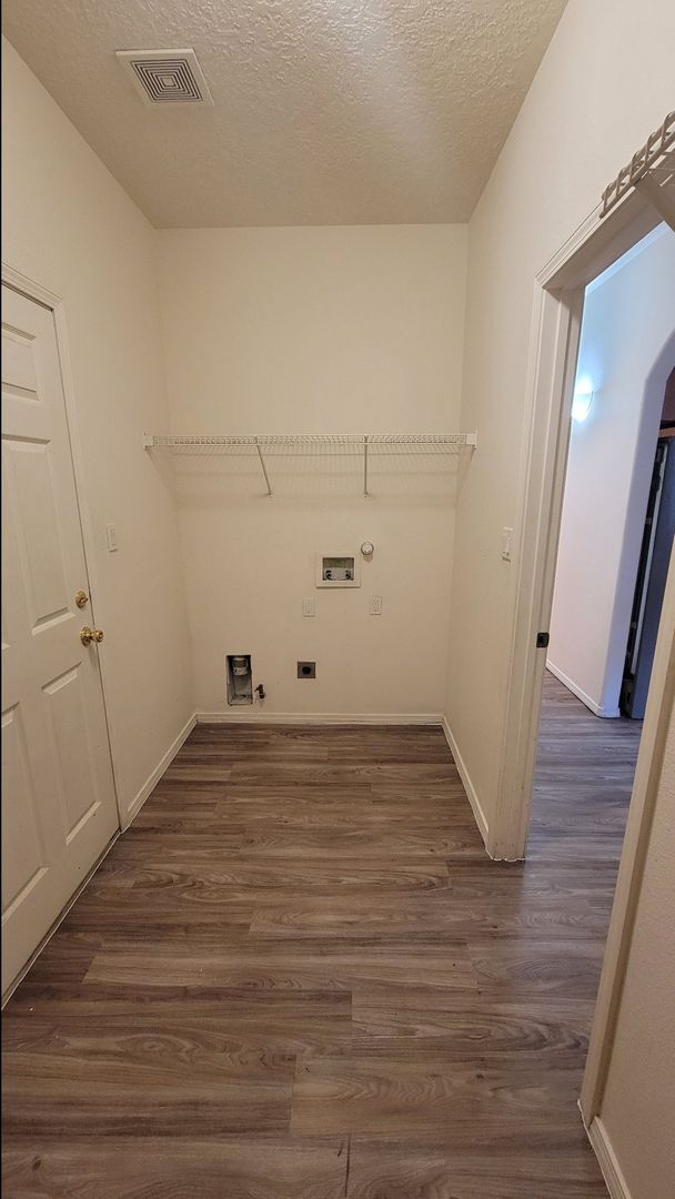 Building Photo - Spacious 4 bedroom in 7 Bar North! Near Cottonwood and Rio Rancho.