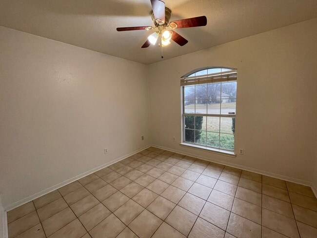 Building Photo - 2306 Moonstone Dr