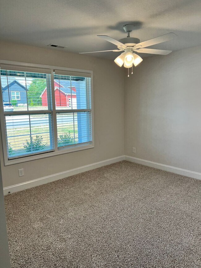 Building Photo - Brand New Three Bedroom in Cherry Acres