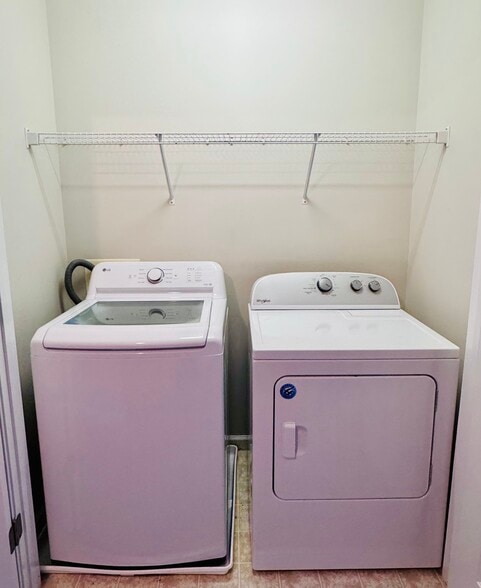 washer/dryer (upstairs) - 1106 Bungalow Park Dr