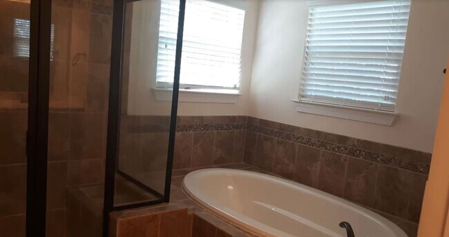 Building Photo - Discover this spacious 5-bedroom, 3.5-bath home in Elgin, SC ~ Available July 2026!