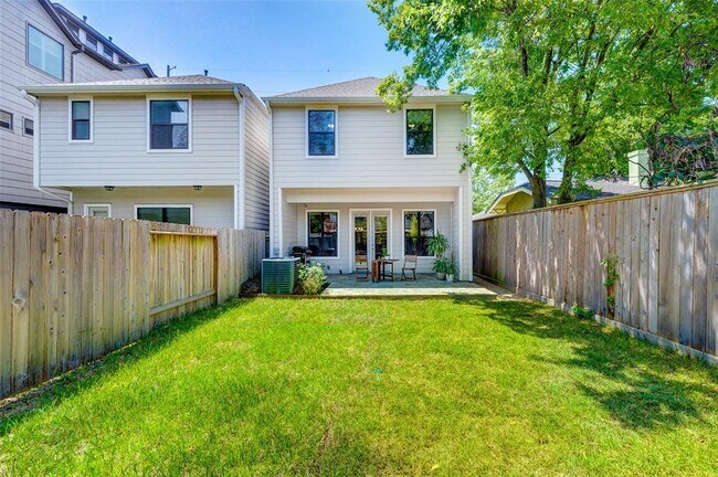 Building Photo - 1208 Peden St