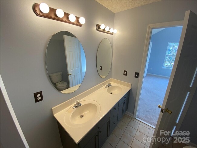 Building Photo - 9325 Timothy Ct