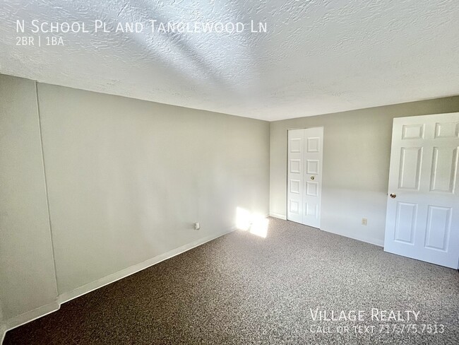 Building Photo - Newly-remodeled 2-bed! Ground Floor - No S...