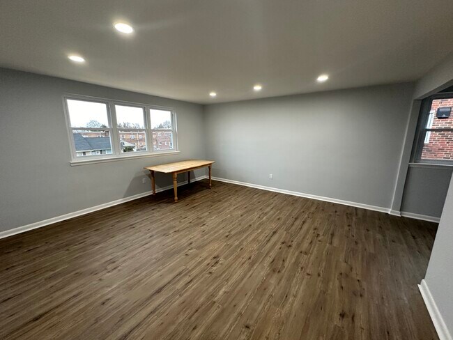 Building Photo - 8124 Ferndale St