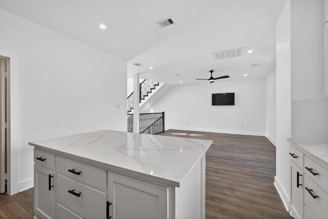 Building Photo - 3411 Nance St