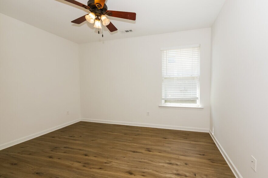 Building Photo - 154 Paxton Pl