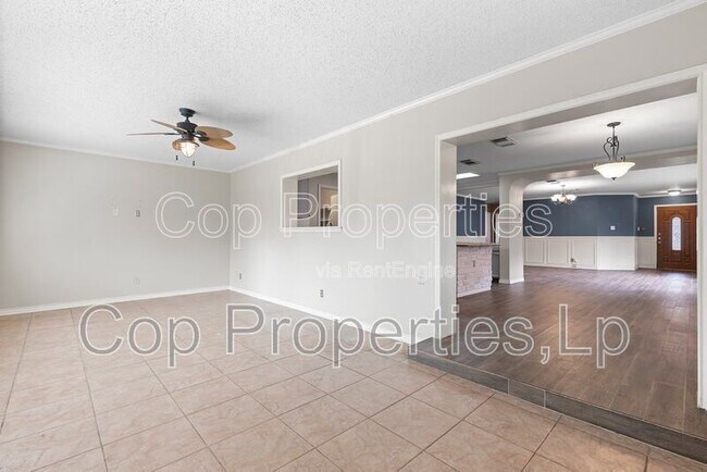 Building Photo - 6414 Maverick Oak Dr