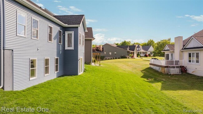 Building Photo - 7453 Village Ct
