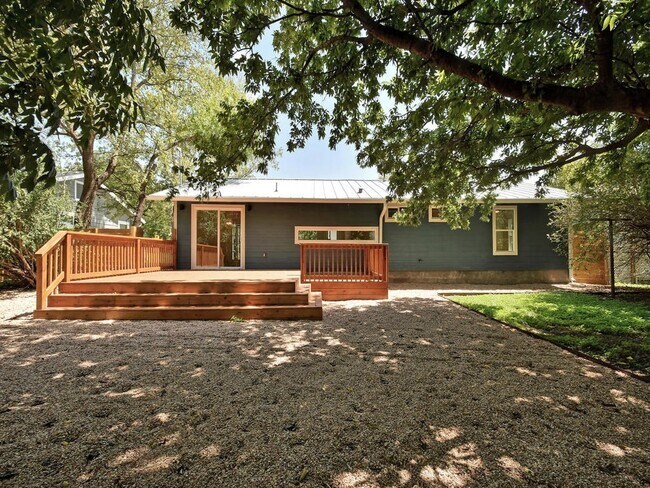 Primary Photo - Fantastic Home - Windsor Park