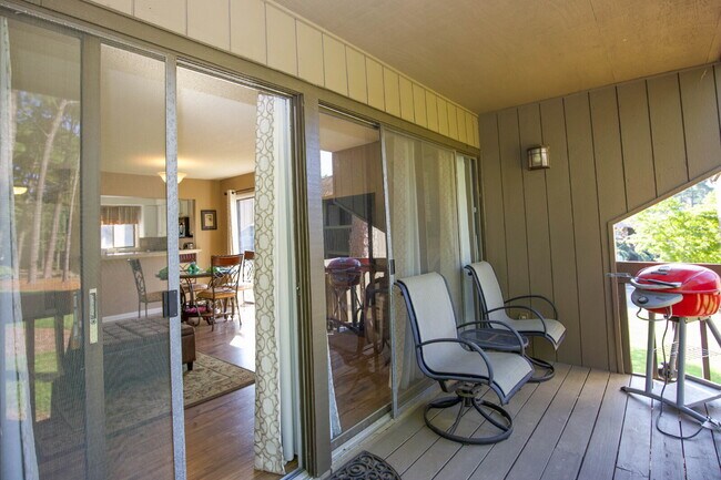 Building Photo - FULLY FURNISHED 2-Bed, 2-Bath Condo in Pin...