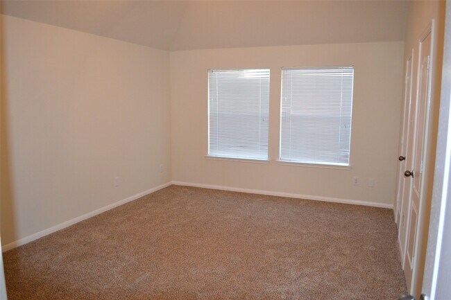 Building Photo - 1909 Highland Point Ct