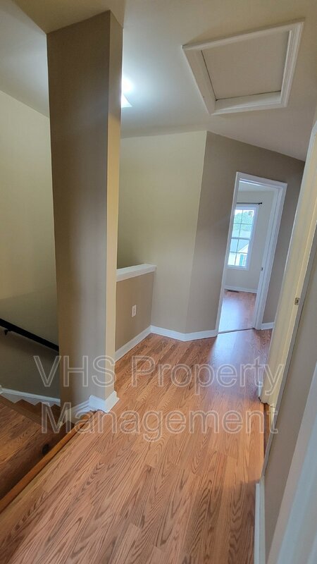 Building Photo - 553 Highland Towne Ln