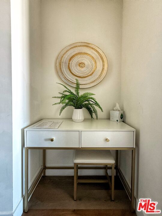 Building Photo - 723 S St Andrews Pl