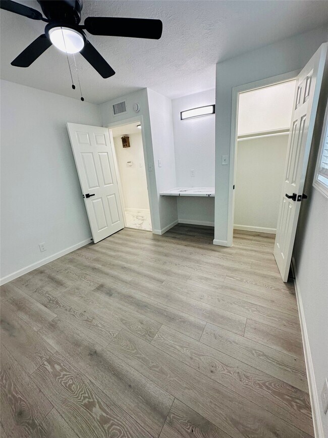 Building Photo - 7131 Carvel Ln