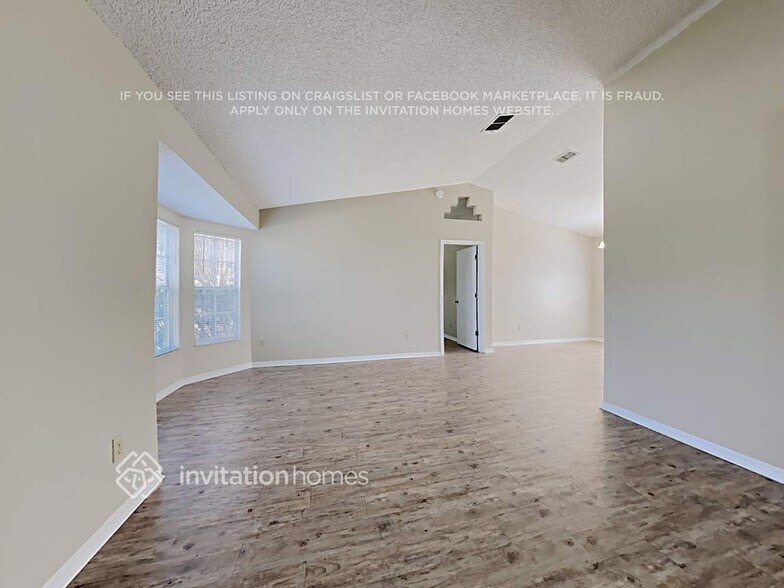 Building Photo - 2624 Lake Jackson Cir
