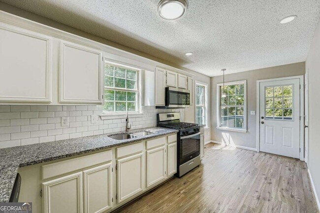 Building Photo - 1233 Waterton Trail