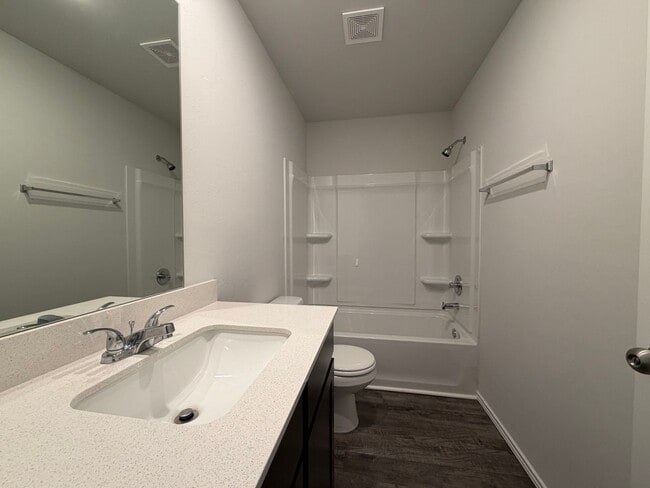 Building Photo - New Neighborhood Home - Edmond Schools