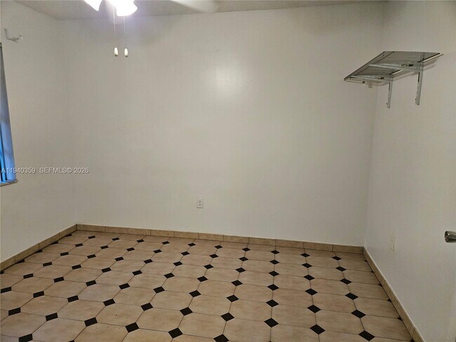 Building Photo - 510 NW 109th Ave