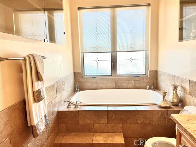 Building Photo - 16782 Bayview Dr