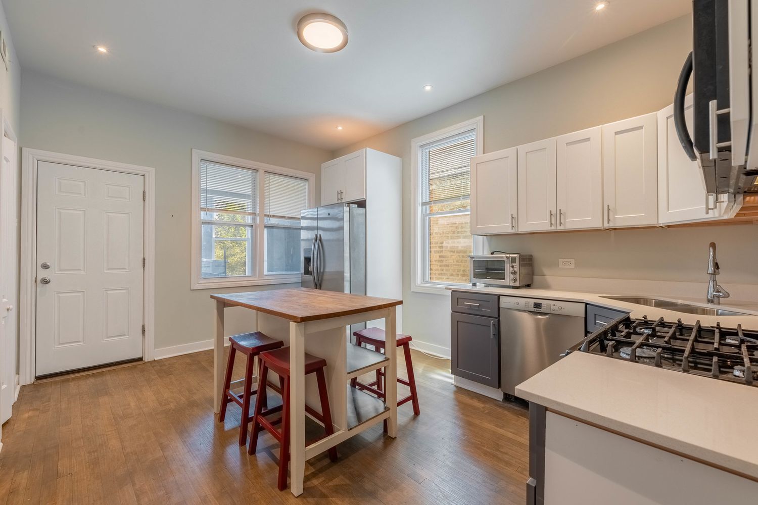 Building Photo - 2729 S Harding Ave