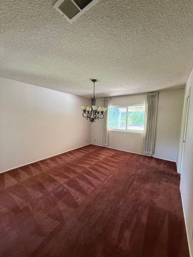 Building Photo - BEAUTIFUL 4 BEDROOM 3 BATH HOME