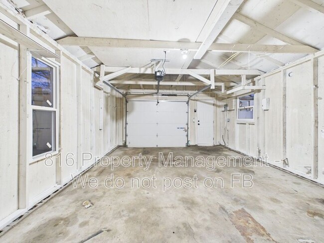 Building Photo - 641 S Huttig Ave