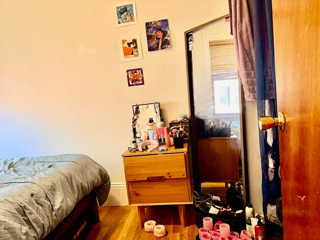 Building Photo - 49 St Germain St