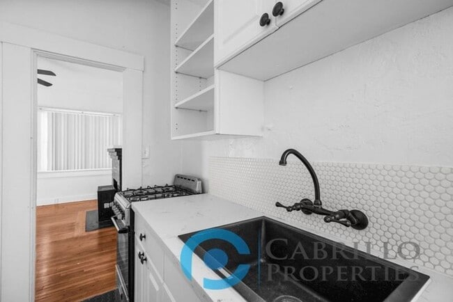 Building Photo - 421 Juniper St