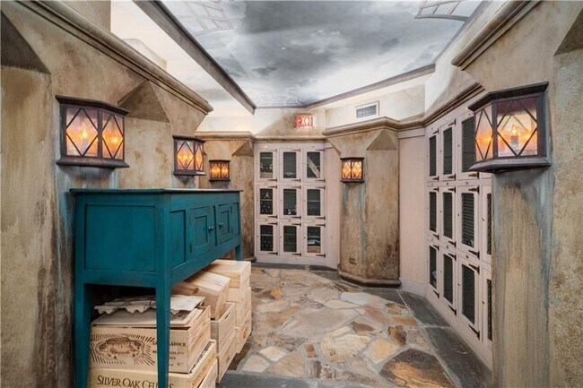 Building Photo - 2660 Peachtree Rd NW