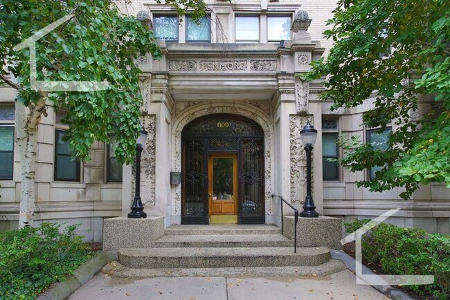 Building Photo - 1103 Boylston St