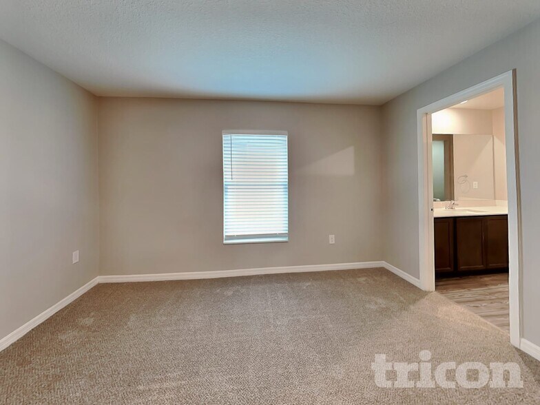 Building Photo - 304 Kensington View Dr