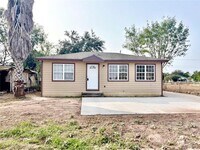 Building Photo - 8 E Schunior St