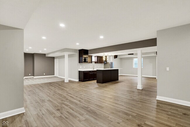 Building Photo - 13720 Akers Dr