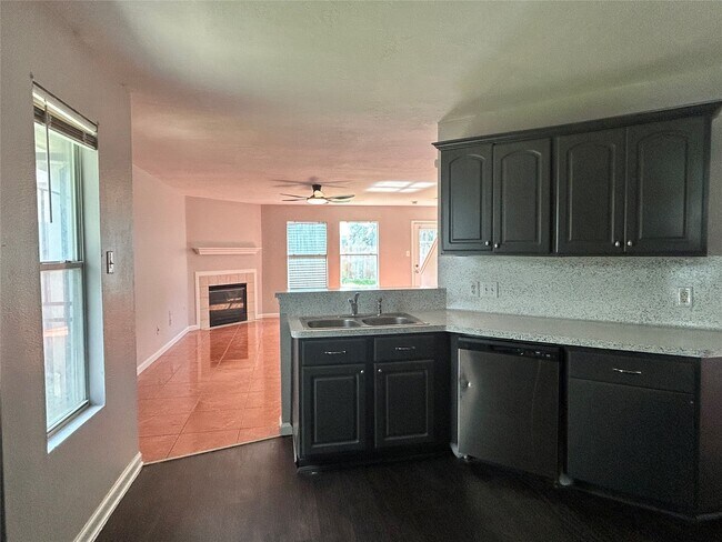 Building Photo - 1111 Fairlane Square