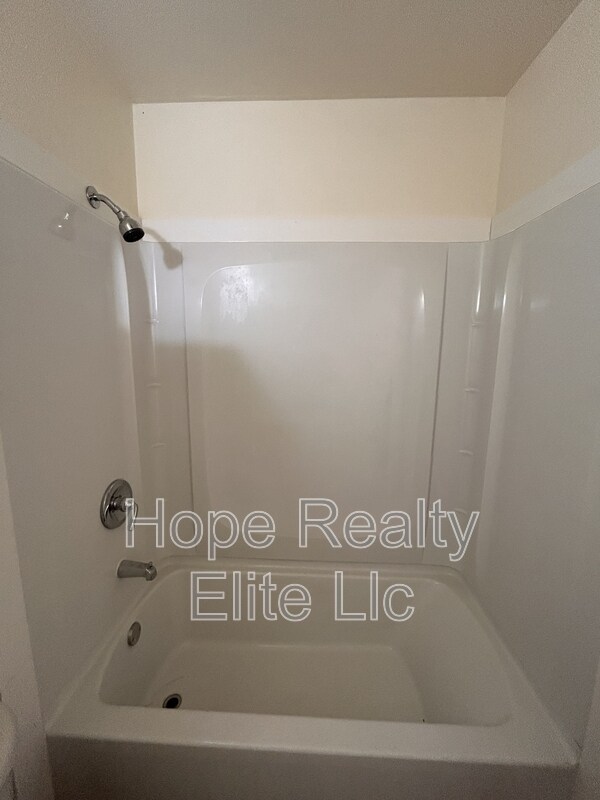 Building Photo - 334 Fairway S