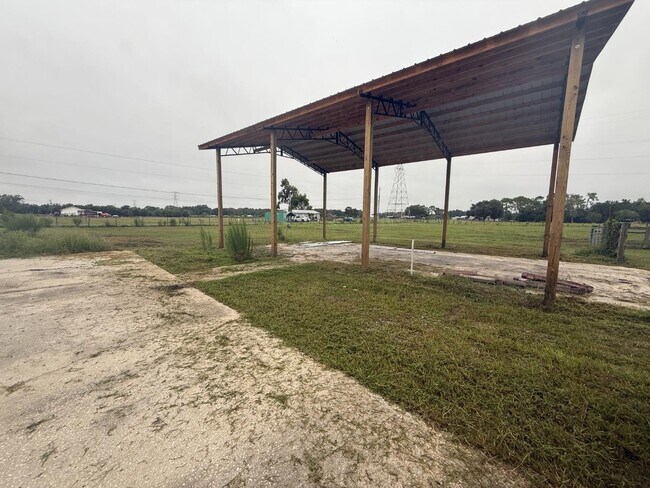 Building Photo - 4901 N Vaughn Rd