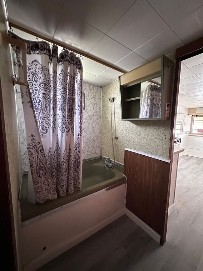 Building Photo - 1/1 Mobile Home - Rent to own - Zephyrhills, FL