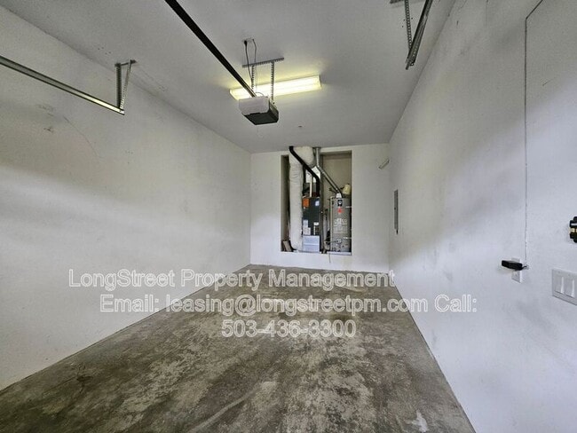 Building Photo - 10225 SE Bristol Ln