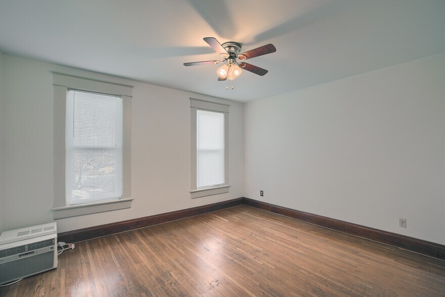 Building Photo - 2661 Indianola Ave