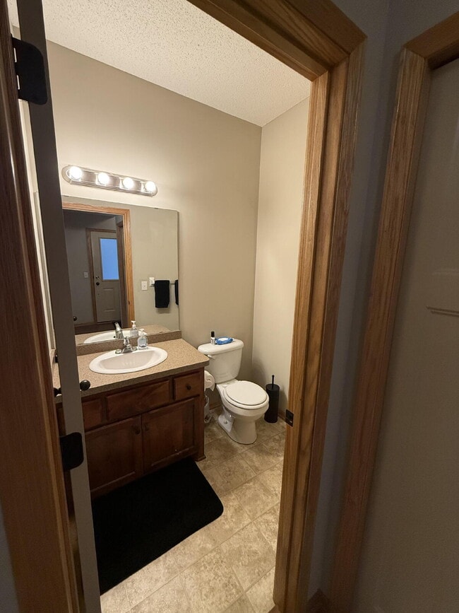 Building Photo - Spacious 4-Bedroom Home in Scenic Lino Lakes – Modern Comfort Meets Suburban Charm!