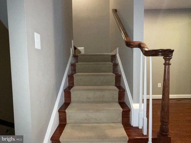 Building Photo - 3911 Chain Bridge Rd