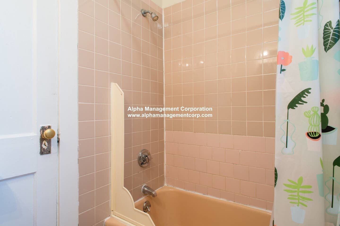 Building Photo - 58 Queensberry St