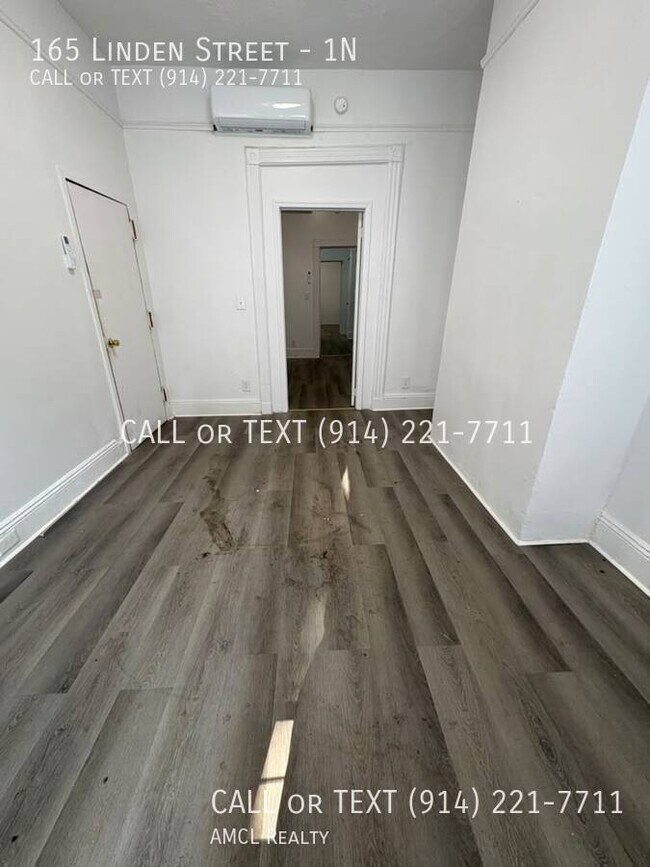 Building Photo - 165 Linden St