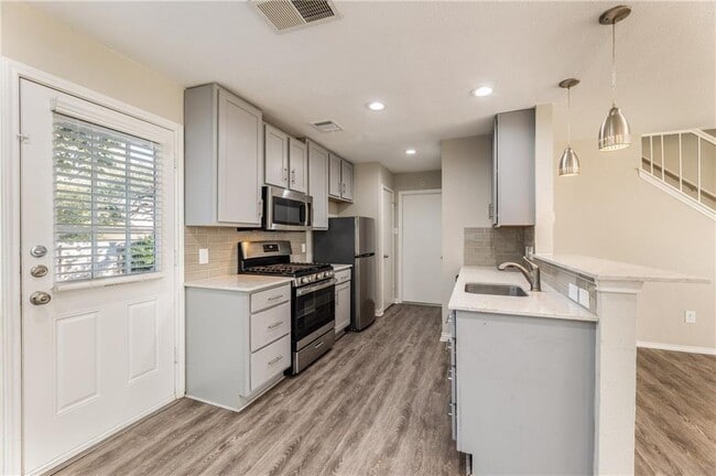 Building Photo - 7004 Riverton Dr